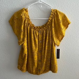 Womens yellow lace short sleeve L/11-13 No Boundaries mustard